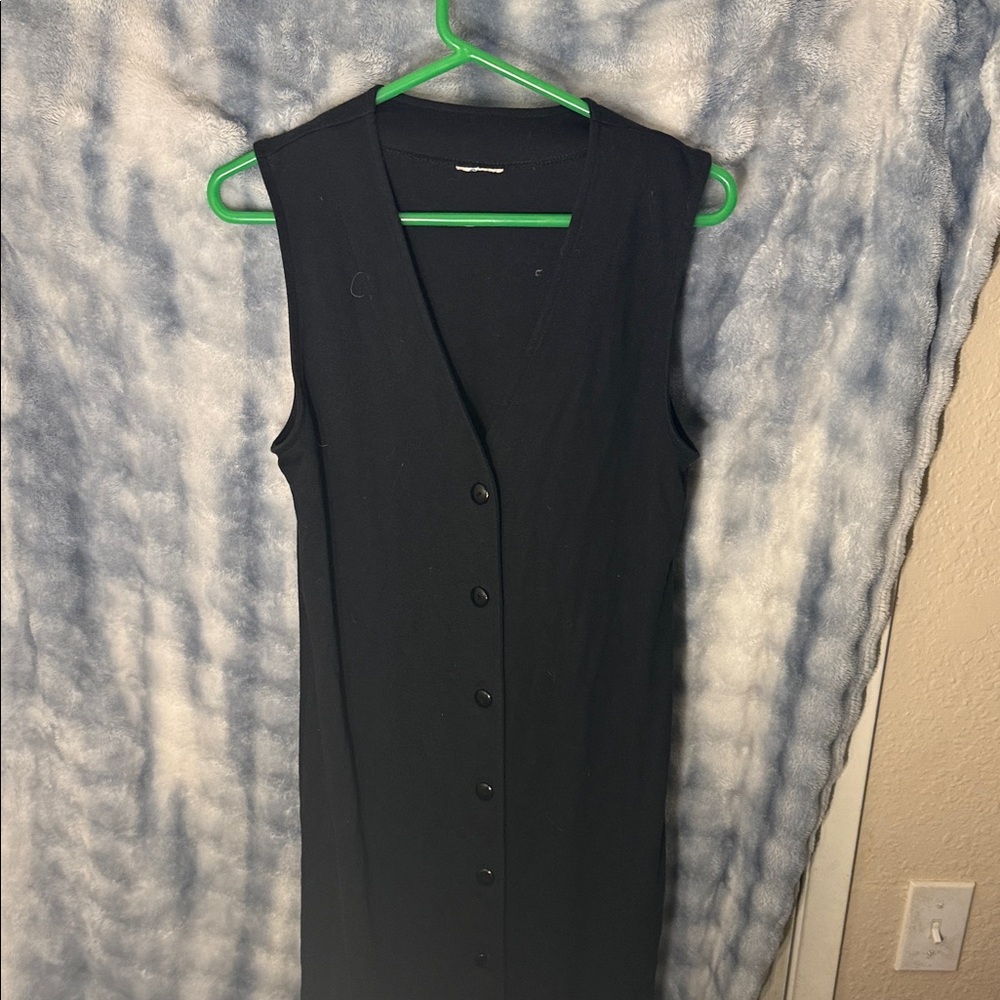 Chic Black Button-Down Midi Dress